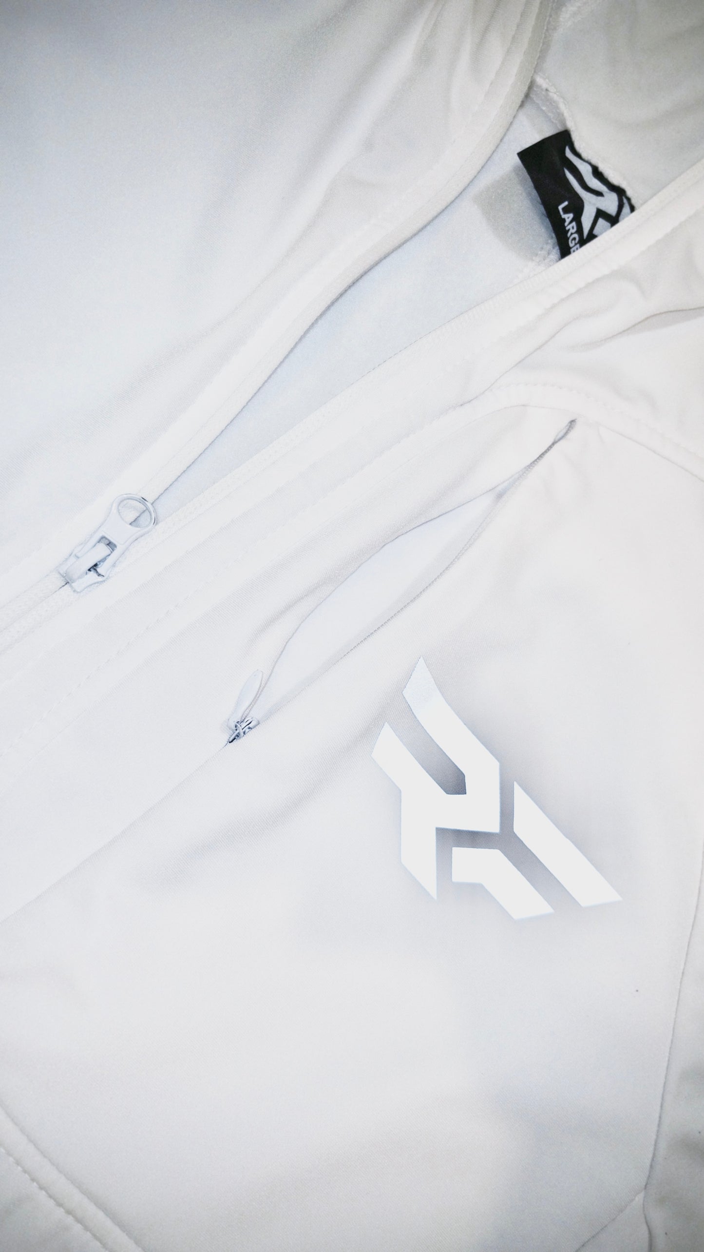 The Apex Zip - White